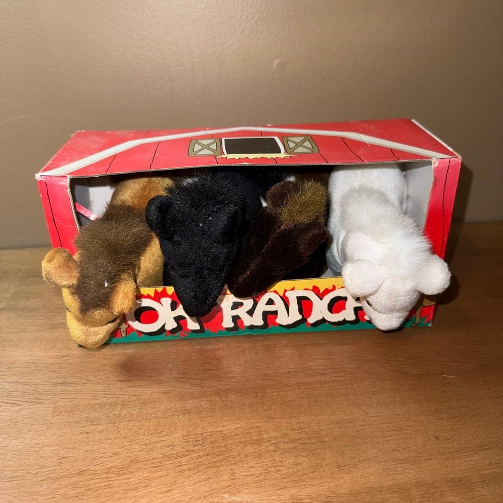 Chosun International OK Ranch Plush Horse Set of 4 with Barn Box 90726 Vintage